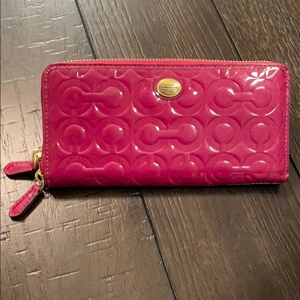 Coach Patent-leather Accordion Wallet